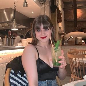 Meet your Posher, Chloe